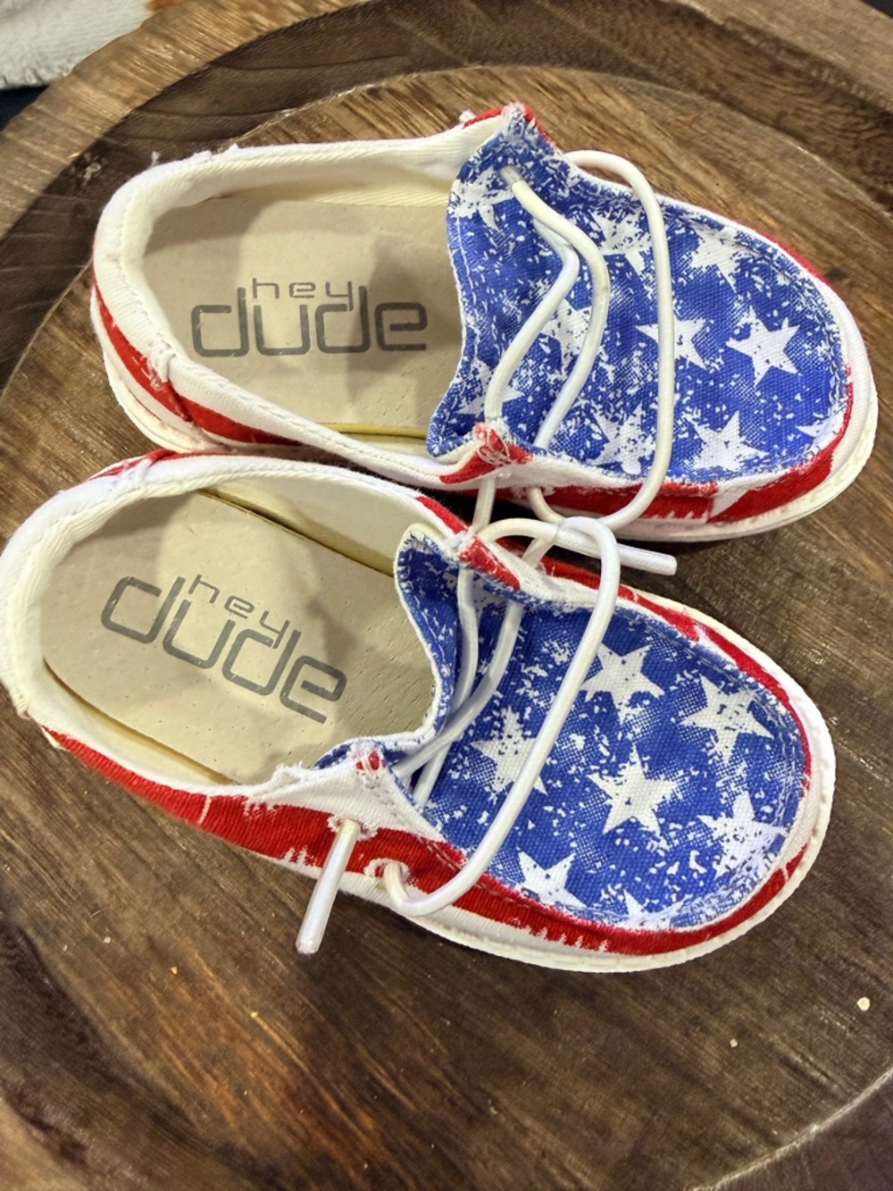Hey Dudes Wendy Star Banner Kids' Red & Blue Star Canvas Shoes - Picture 2 of 6